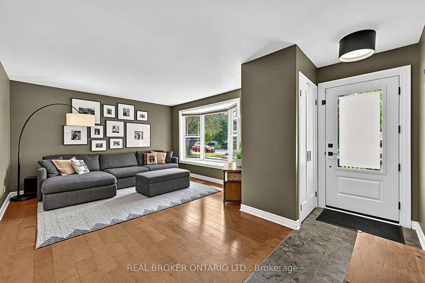 110 Murray Drive, Aurora, ON L4G 2C5
