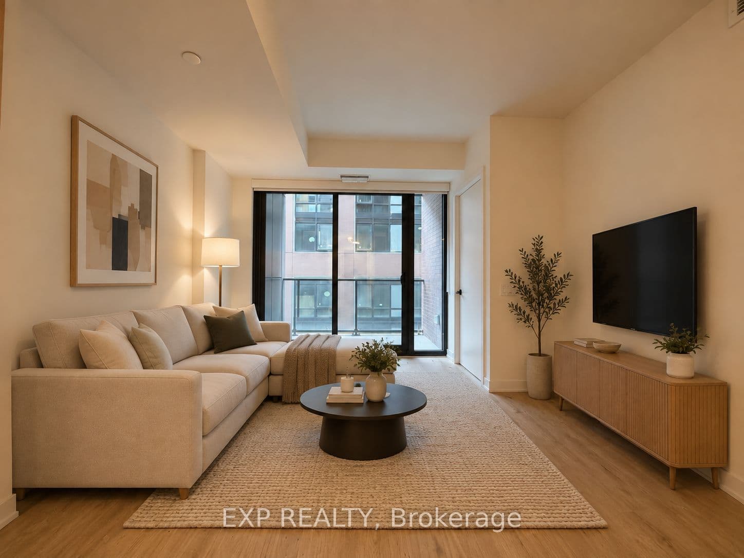 35 Parliament Street 412, Toronto, ON M5A 0Z5