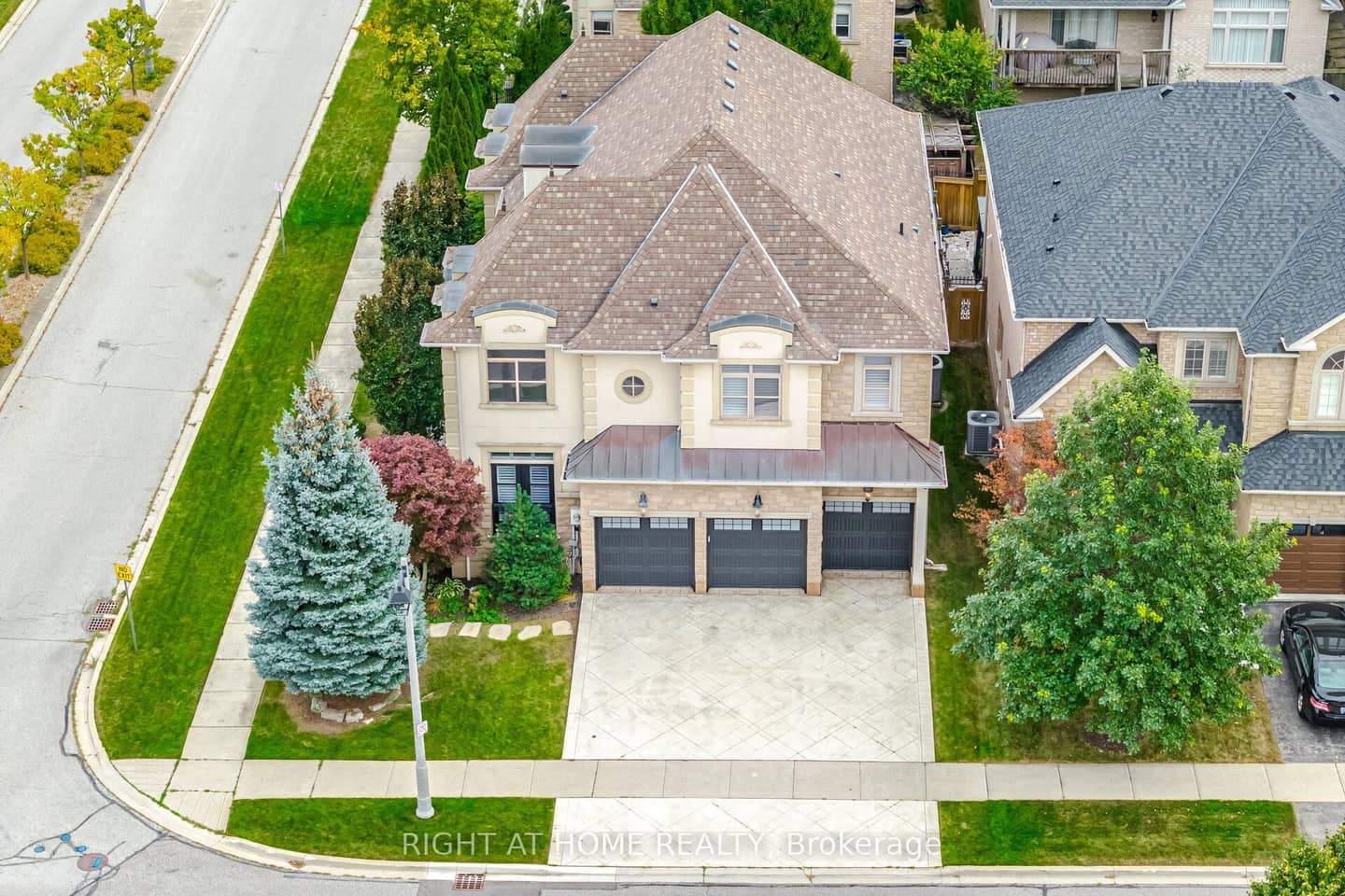2122 Law Hill Gate, Oakville, ON L6M 0A7
