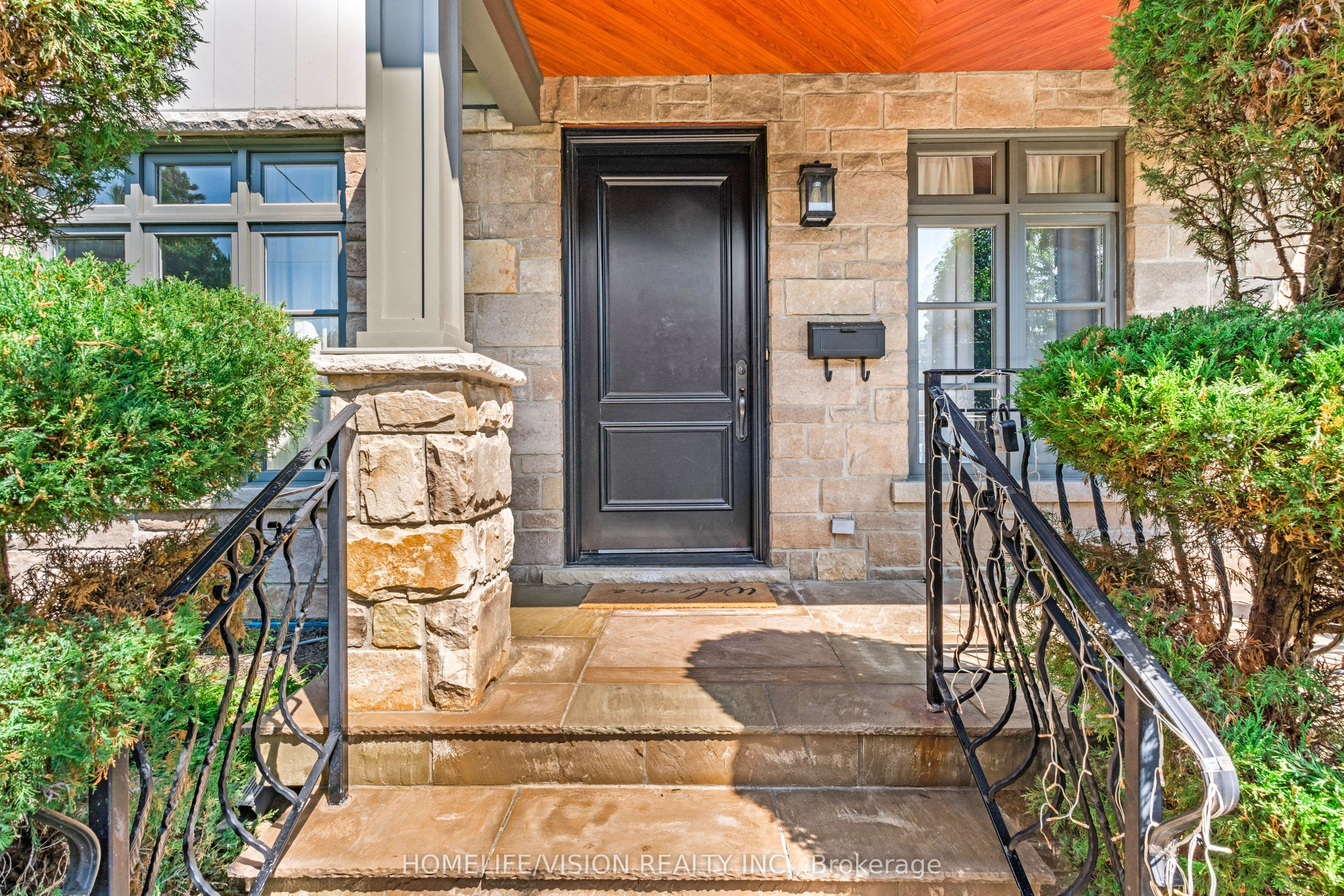 80 North Heights Road, Toronto, ON M9B 2T8