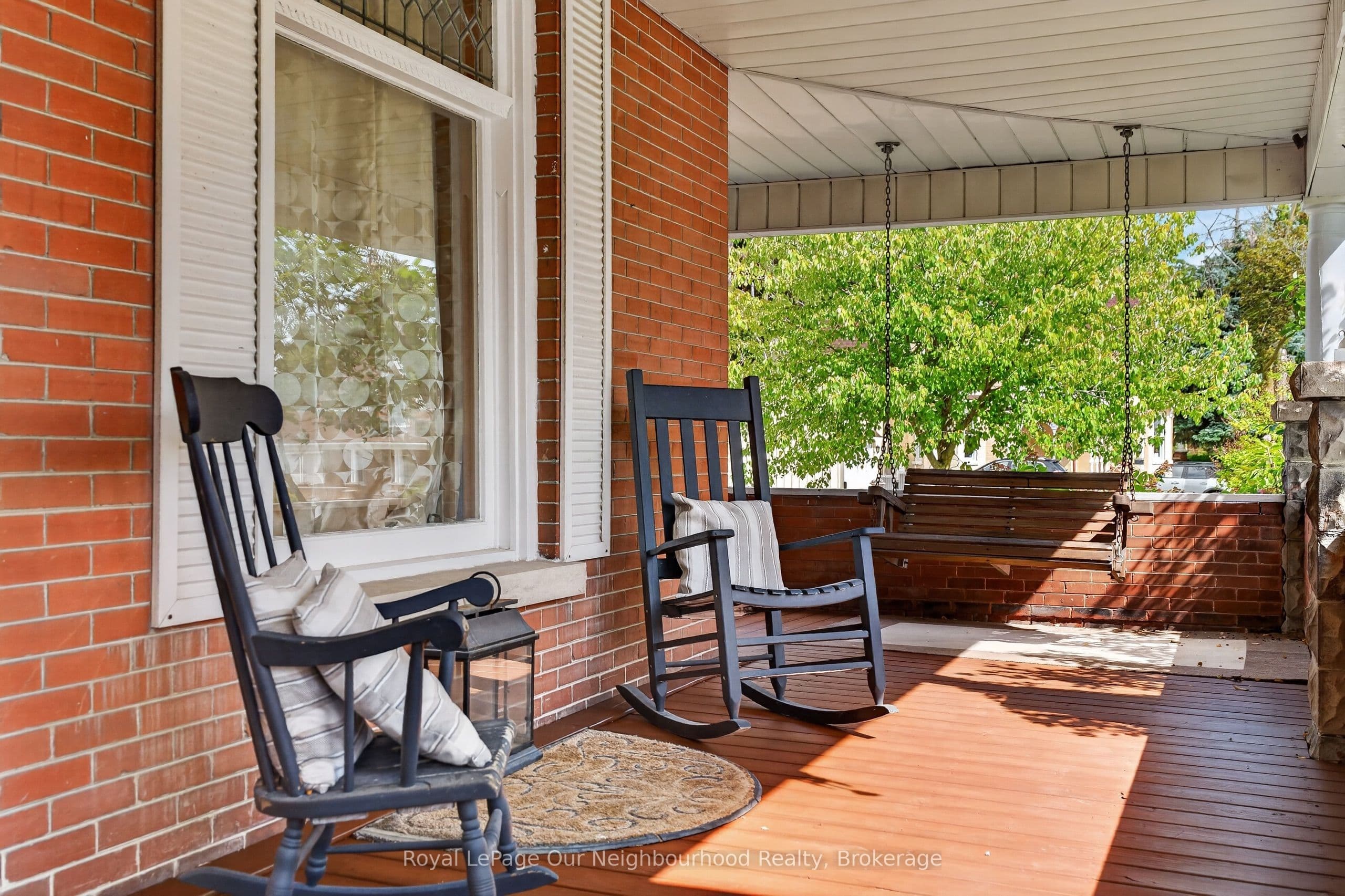 6038 Main Street, Whitchurch-Stouffville, ON L4A 1B8