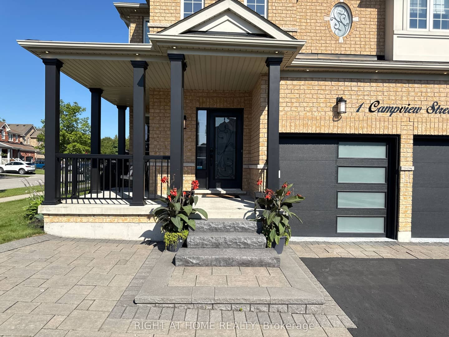 1 Campview Street, Whitby, ON L1R 0K5