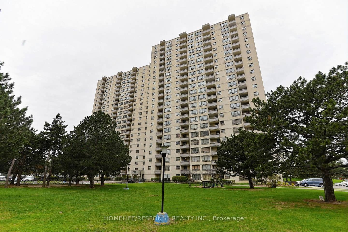 390 DIXON Road 1903, Toronto, ON M9R 1T4