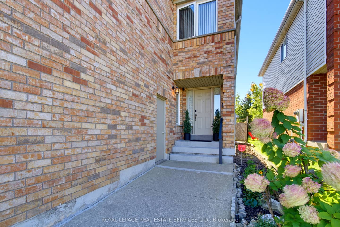 5582 Kimmeridge Gate, Mississauga, ON L5M 6B3