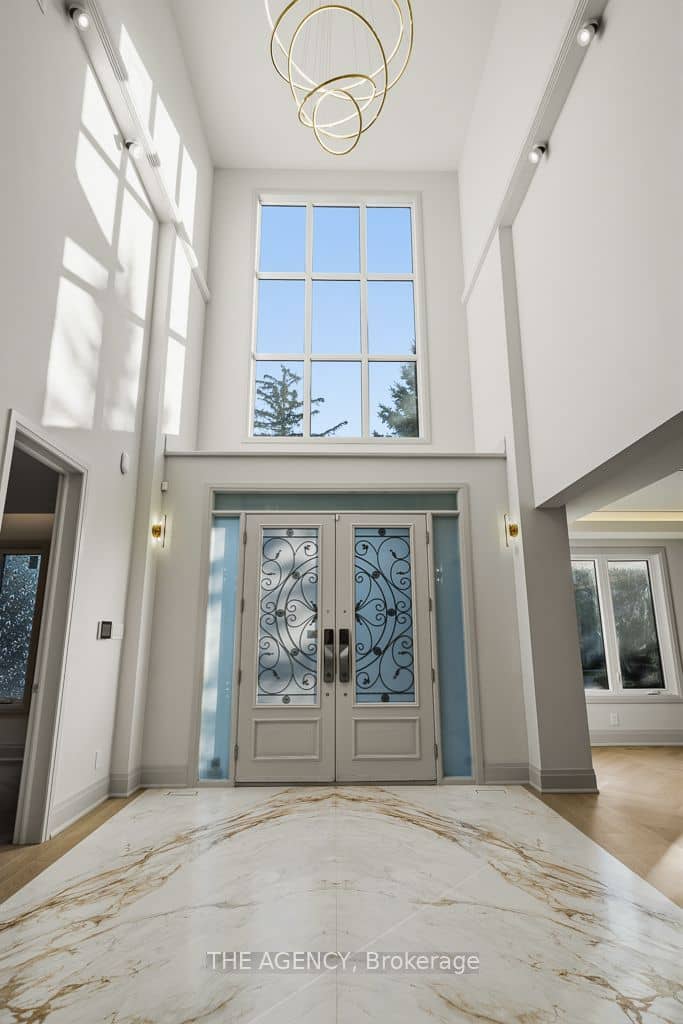 72 Lord Seaton Road, Toronto, ON M2P 1K5