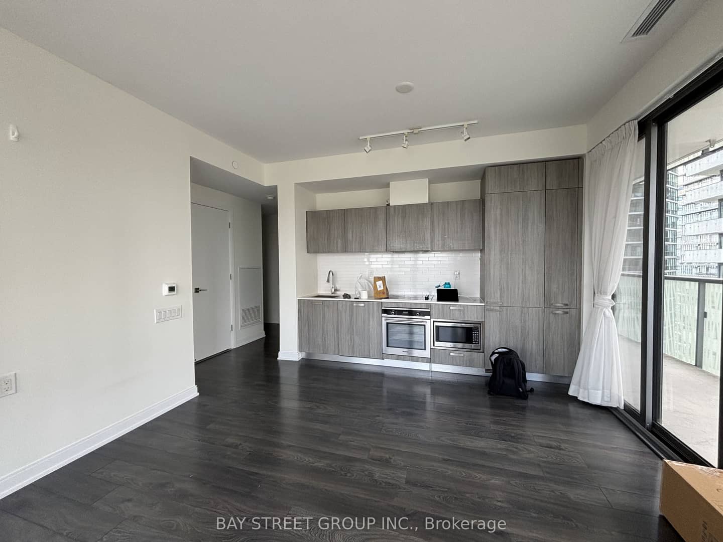 50 Charles Street E 2710, Toronto, ON M4G 0A7