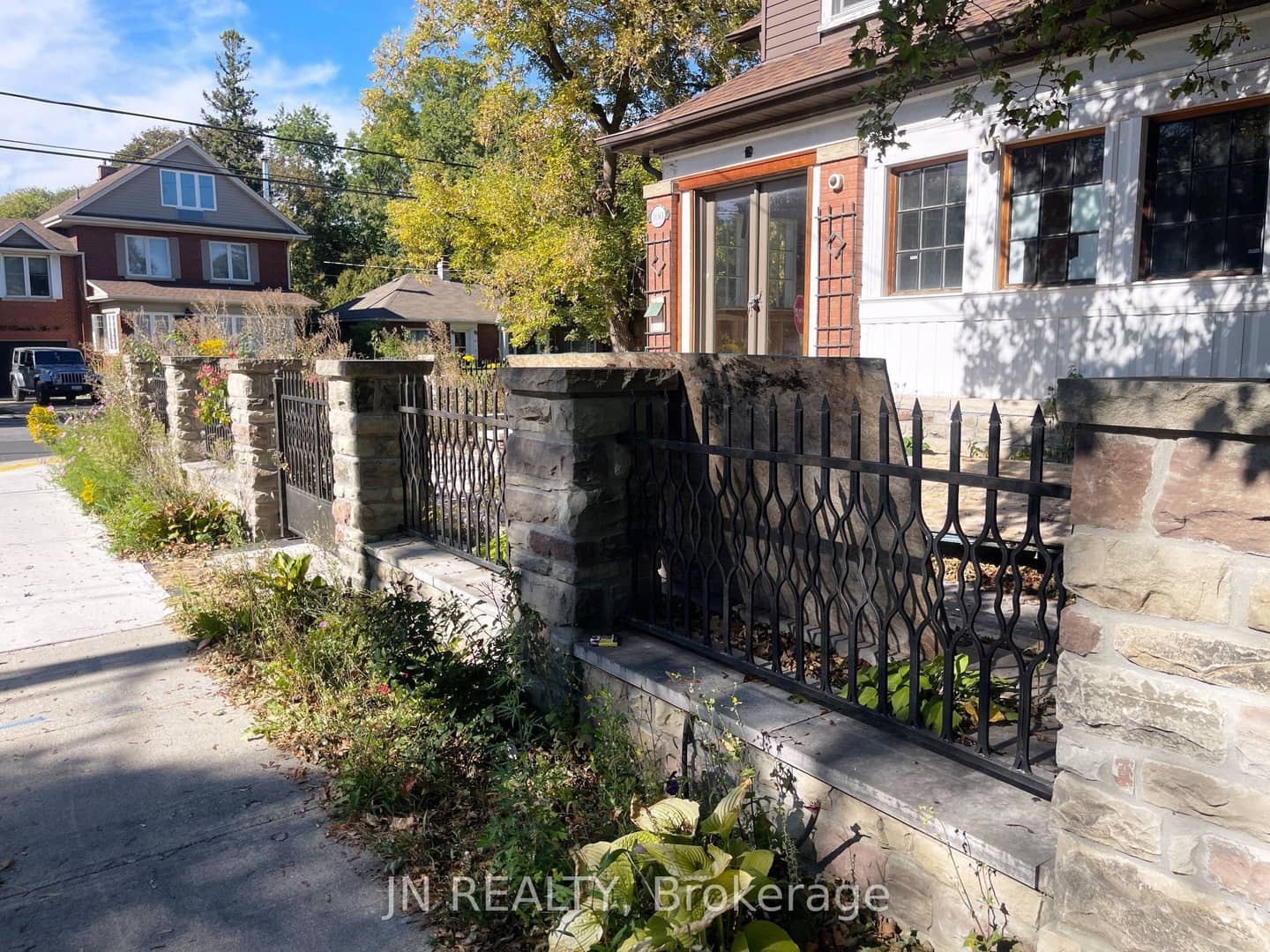 100 Mill Street N, Brampton, ON L6X 1T6
