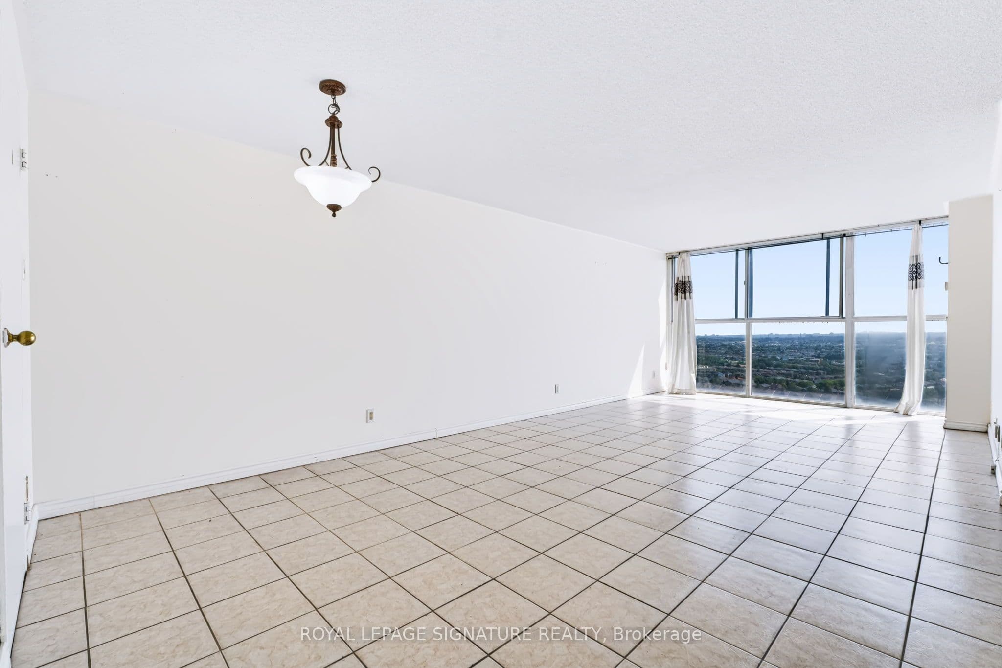 35 Trailwood Drive 2117, Mississauga, ON L4Z 3L6