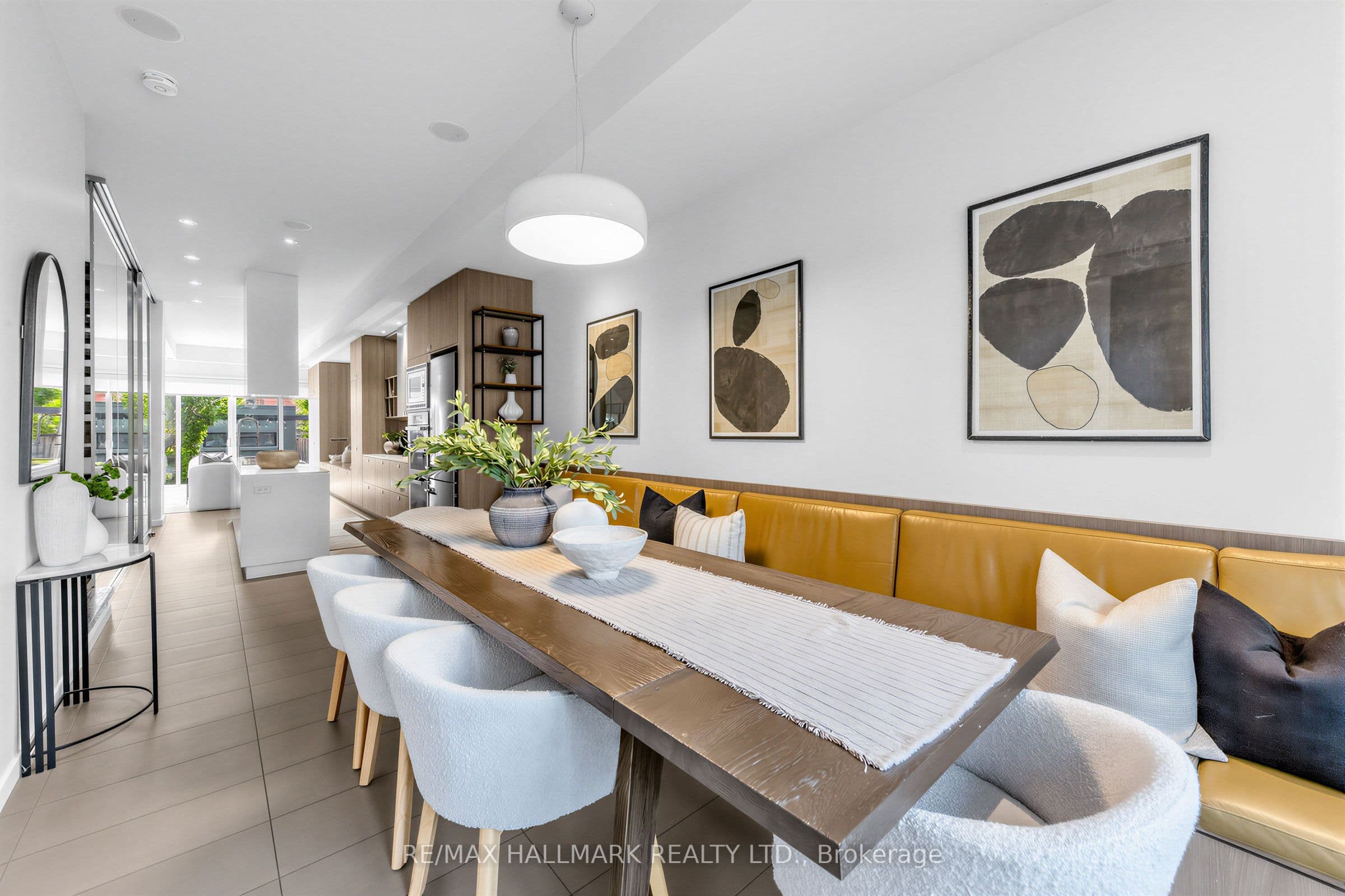 251 Roxton Road, Toronto, ON M6G 3R1