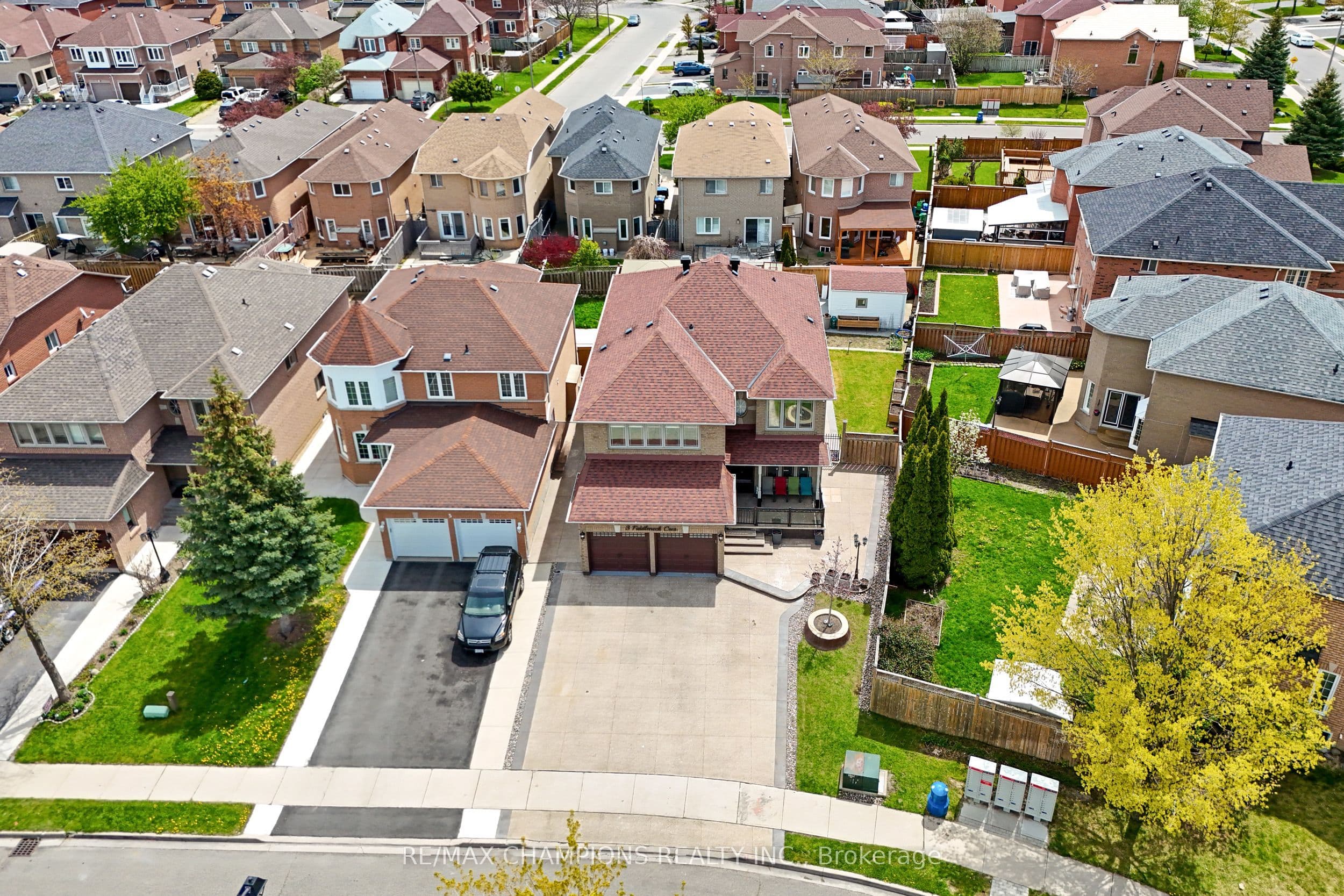 3 Fiddleneck Crescent, Brampton, ON L6R 1R2