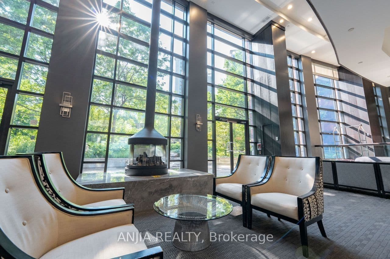 33 Sheppard Avenue E 2010, Toronto, ON M2N 7K1
