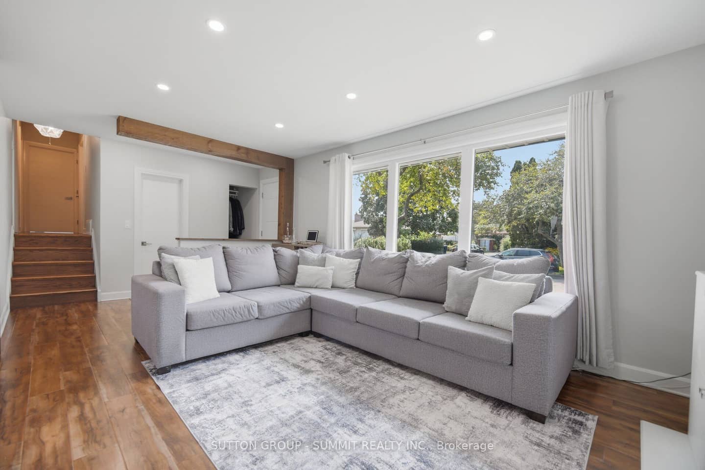 1 Lagos Road, Toronto, ON M9W 4E3