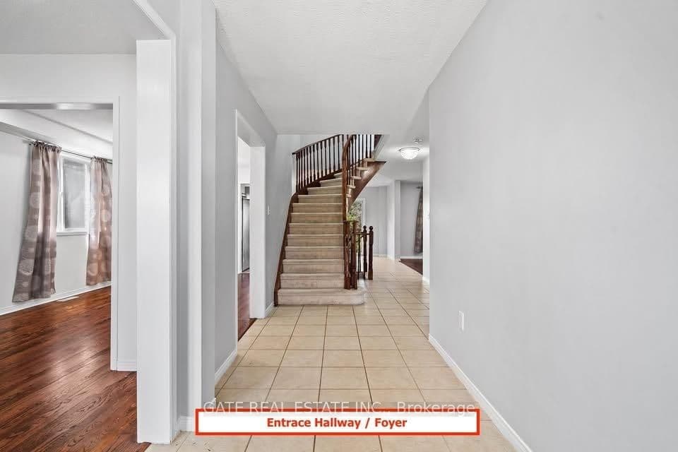 50 Stunden Lane Main & 2nd floor, Barrie, ON L4N 0H1
