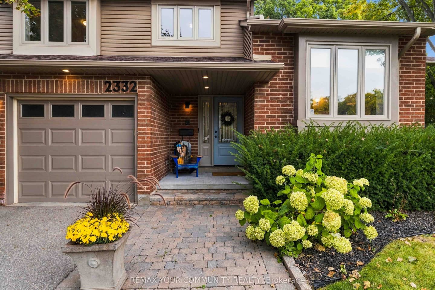 2332 Folkway Drive, Mississauga, ON L5L 3B6