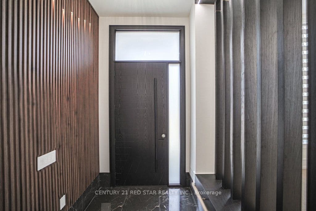 1 Frankwood Road, Toronto, ON M8Z 1Y8