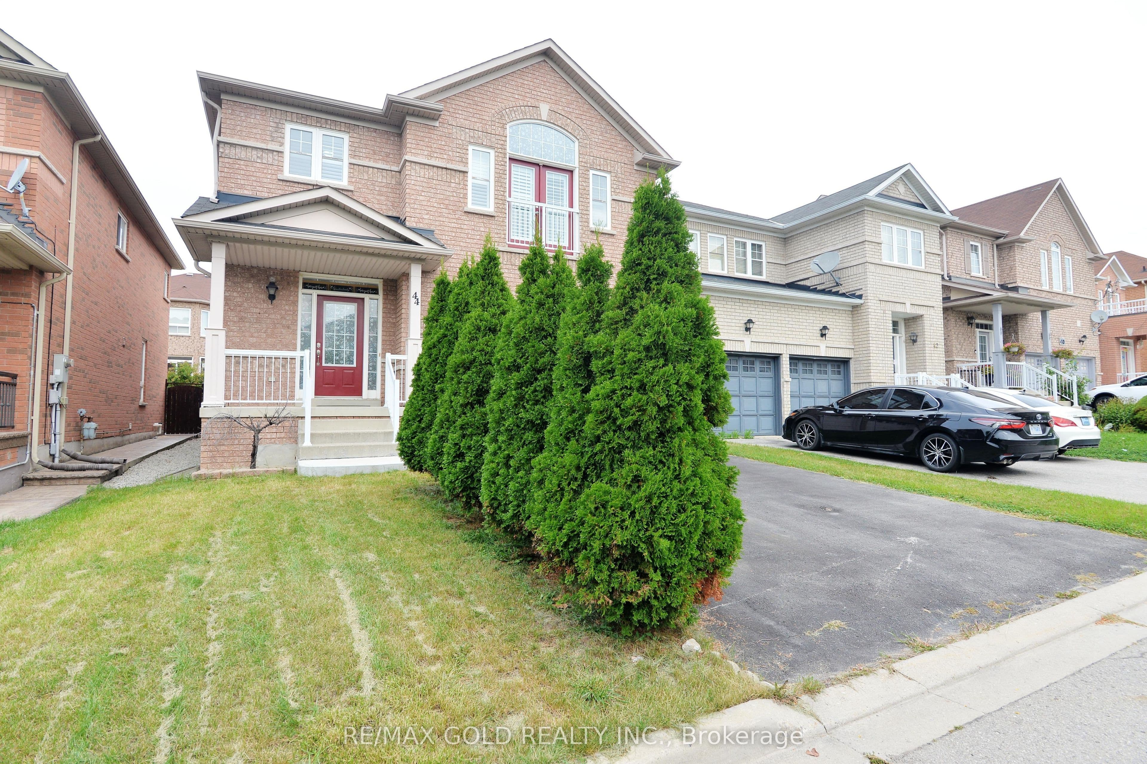 44 Pergola Way, Brampton, ON L6Y 5M6