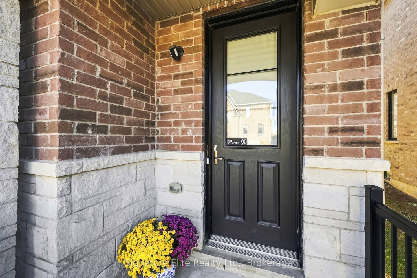 1354 Almonte Drive, Burlington, ON L7P 3E3