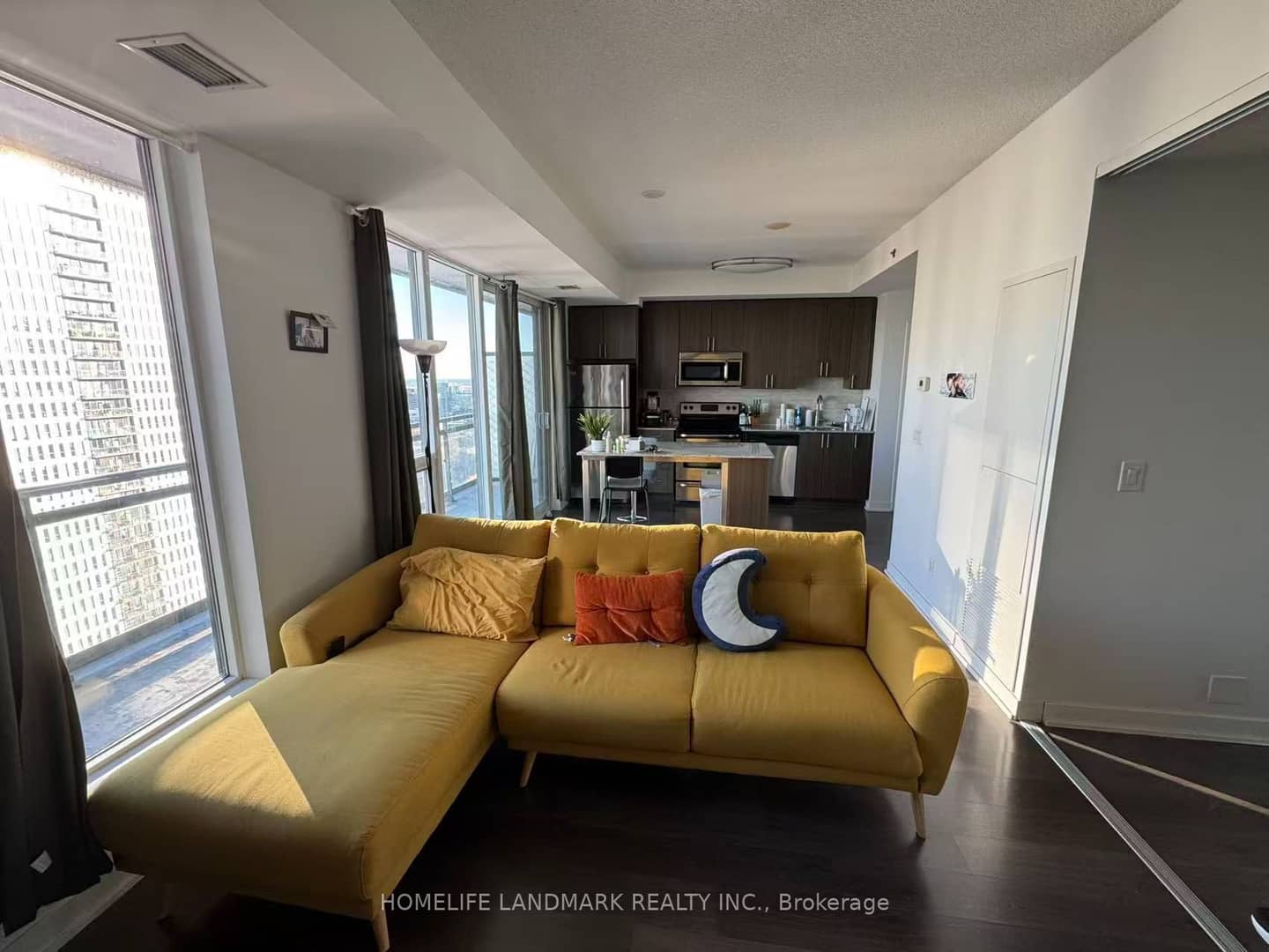 225 Sackville Street 1901, Toronto, ON M5A 3H1