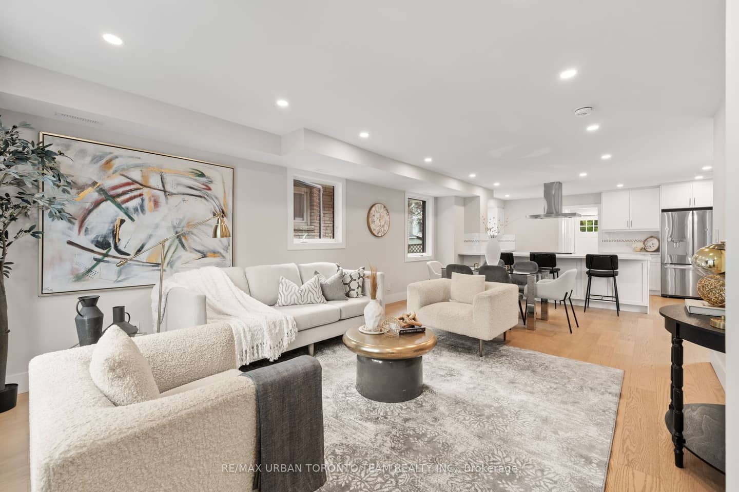 3517 St Clair Avenue E, Toronto, ON M1K 1L4