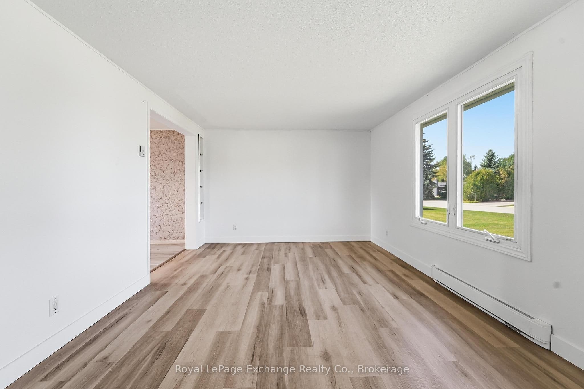 10 Inverness Street N, Kincardine, ON N2Z 1J4