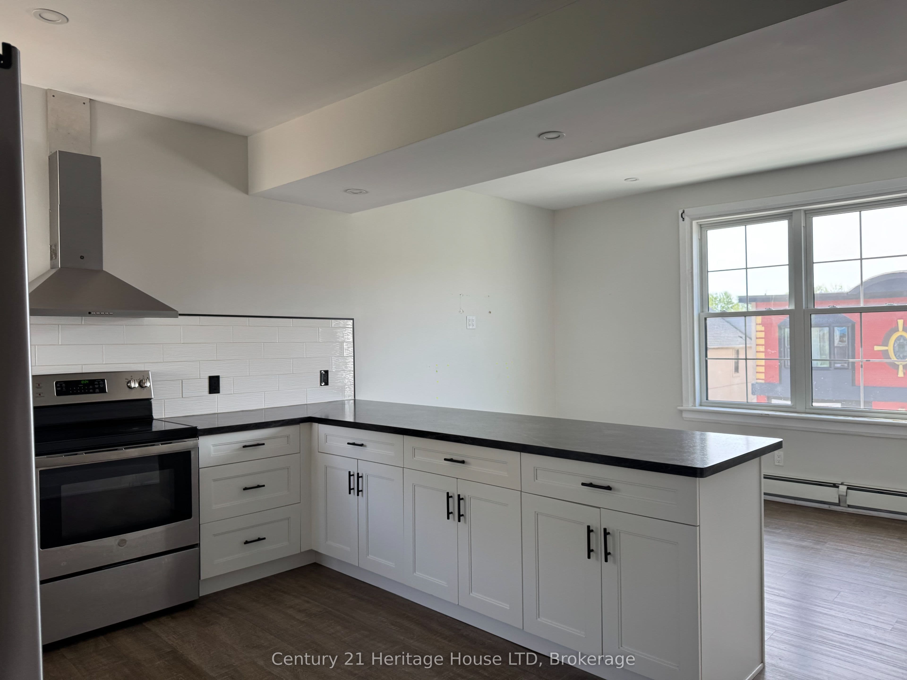 40 Jarvis Street 4, Fort Erie, ON L2A 2S5