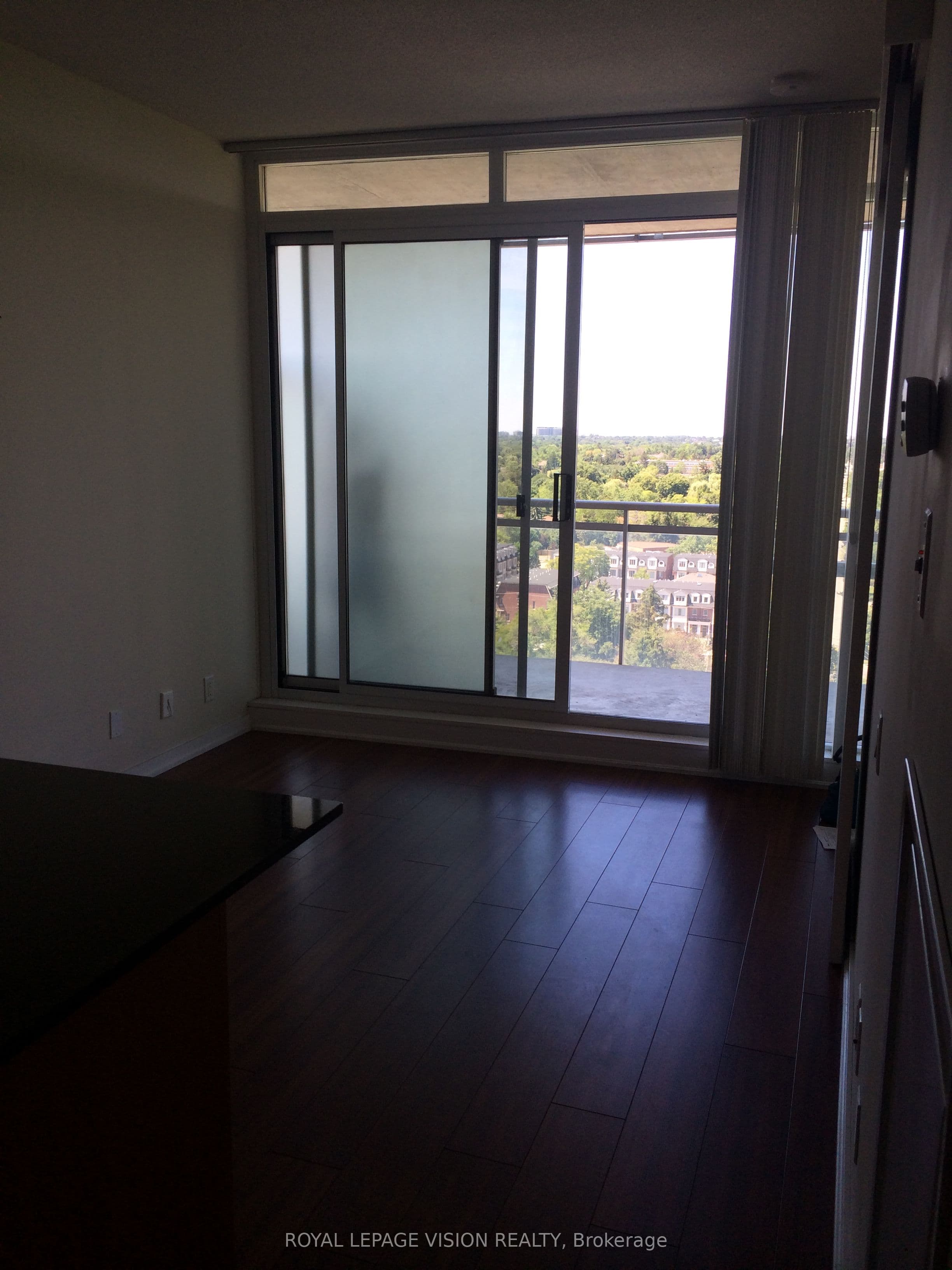 30 Canterbury Place 1708, Toronto, ON M2N 0B9