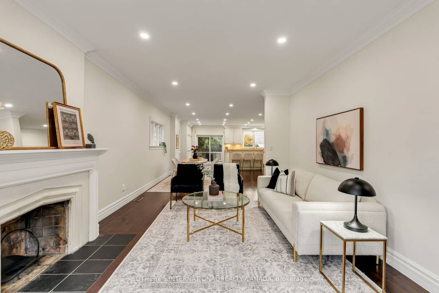 122 Brentcliffe Road, Toronto, ON M4G 3Y9