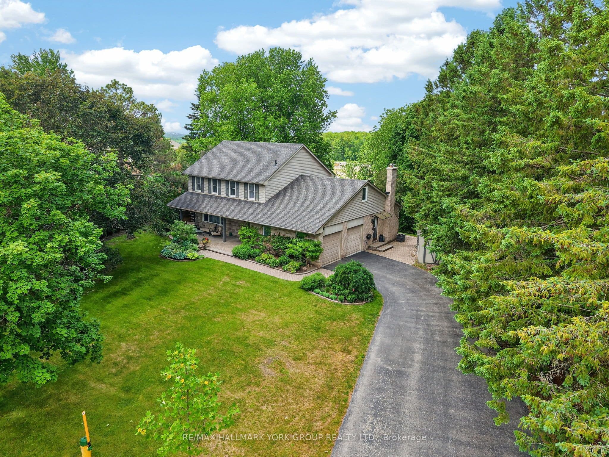 8 Grant Court, East Gwillimbury, ON L0G 1R0