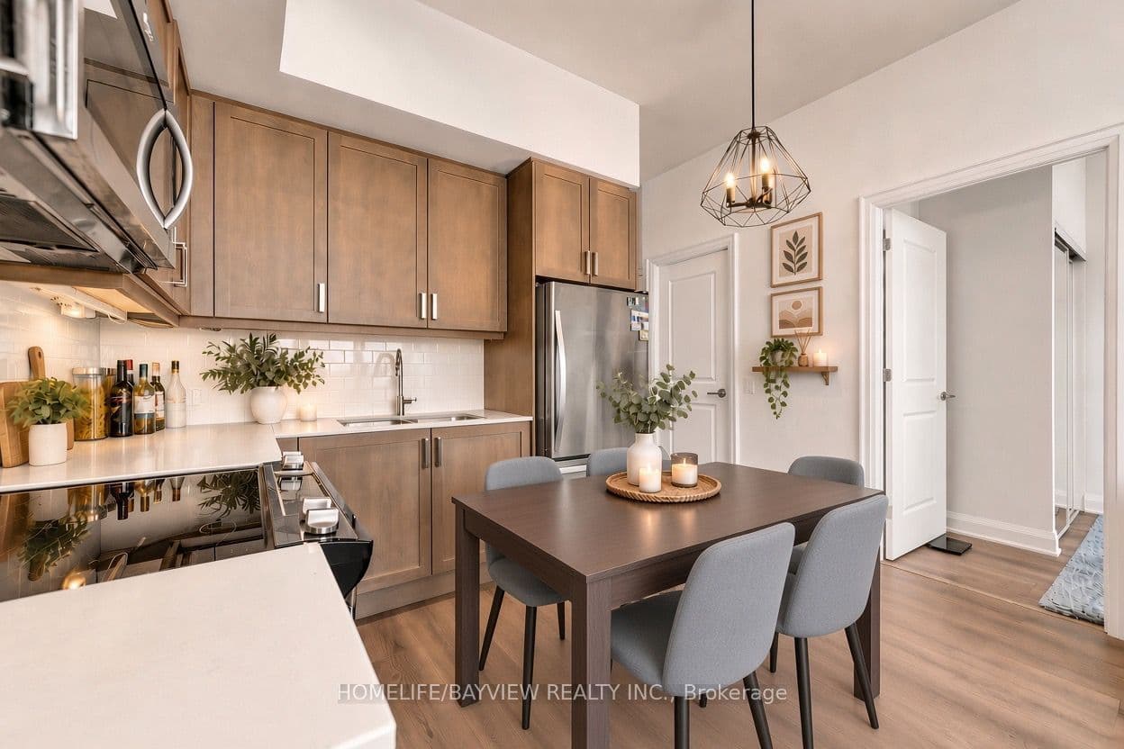 20 Gatineau Drive 2007, Vaughan, ON L4J 0L3