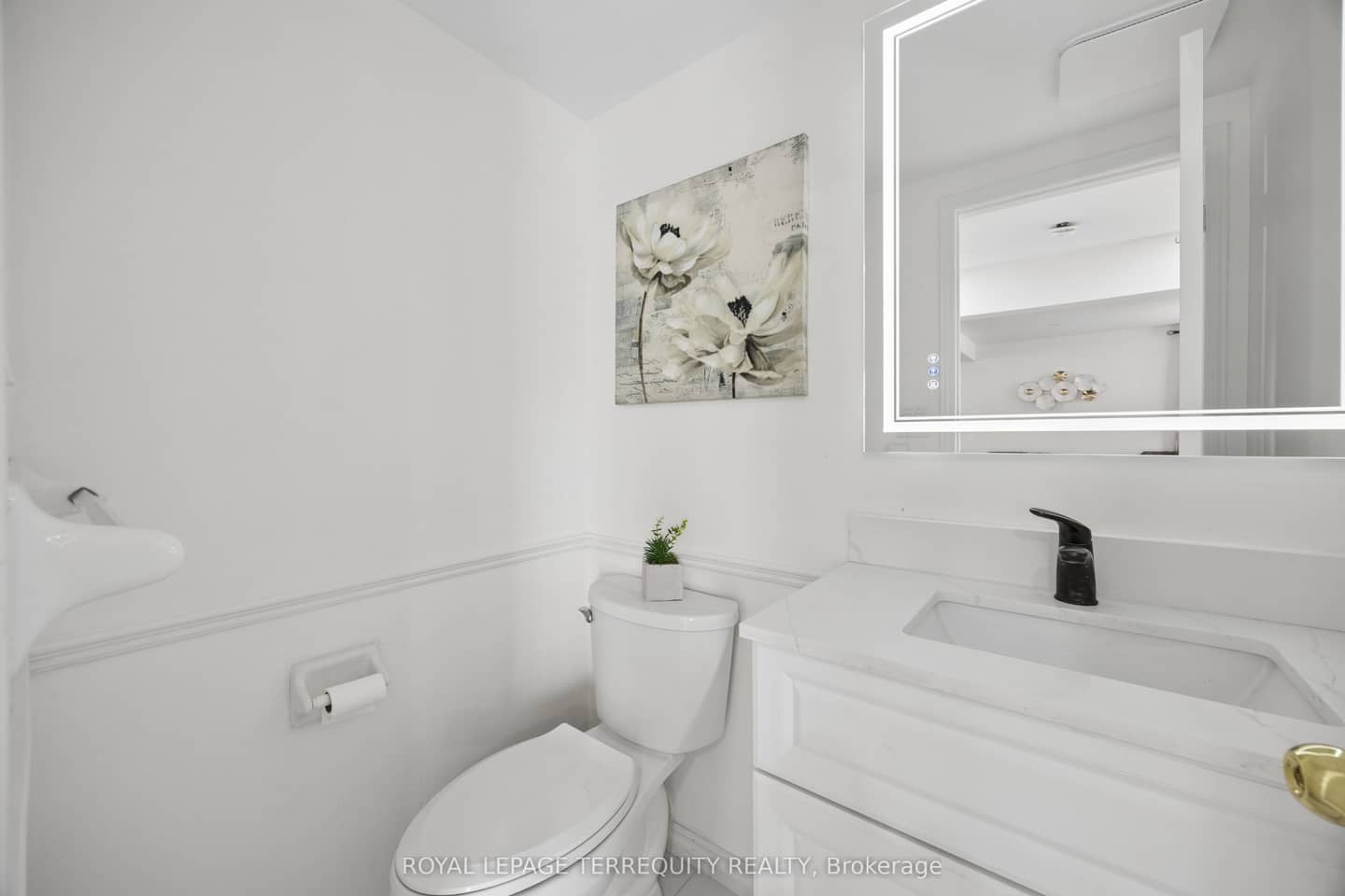 7339 Black Walnut Trail, Mississauga, ON L5N 7M3