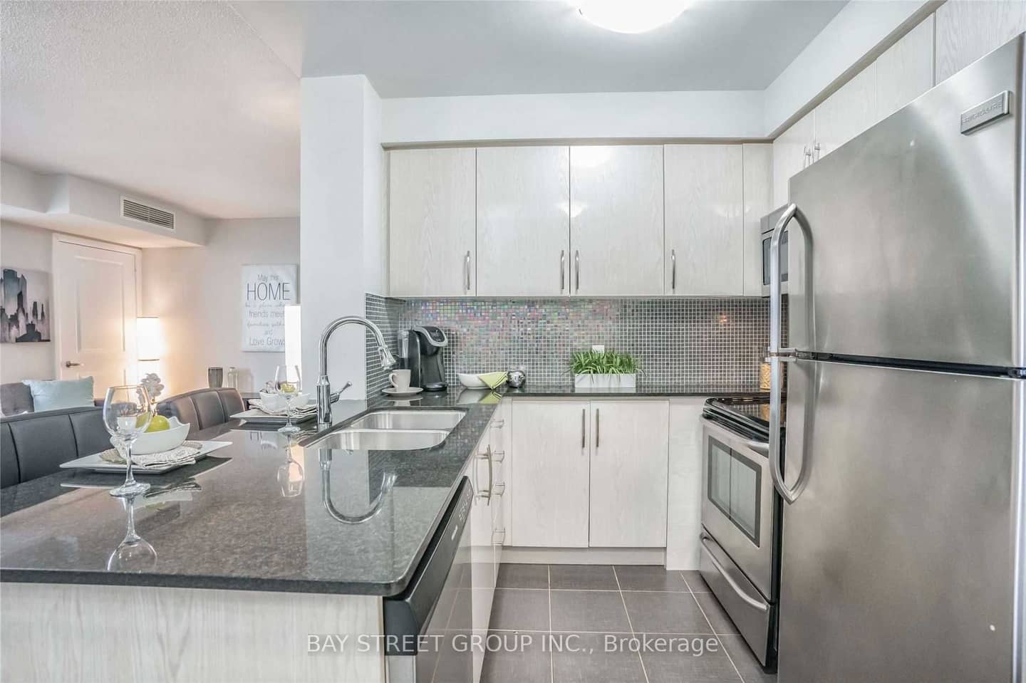 5791 Yonge Street 2207, Toronto, ON M2M 0A8