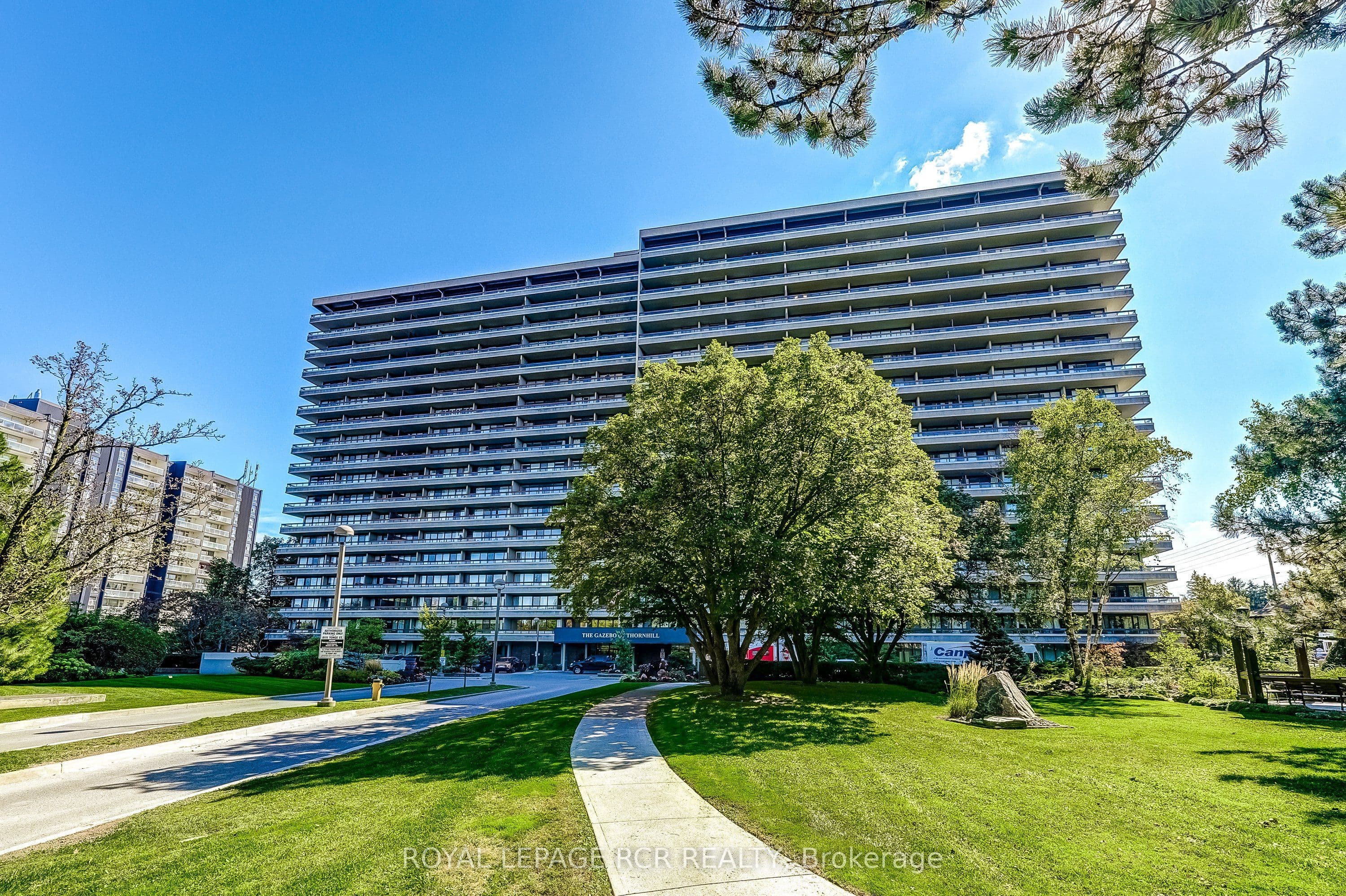 8111 Yonge Street 1612, Markham, ON L3T 4V9