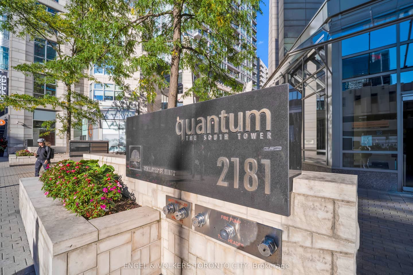 2181 Yonge Street 3402, Toronto, ON M4S 3H7