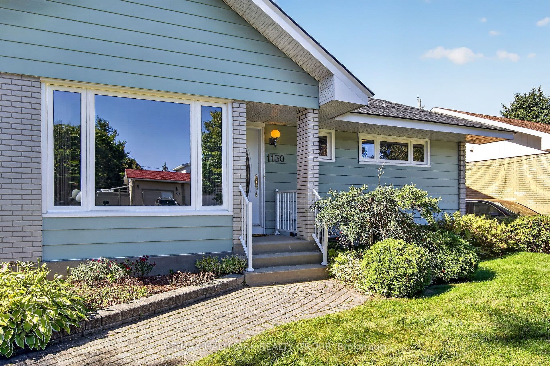 1130 Soderlind Street, Parkway Park - Queensway Terrace S and Area, ON K2C 3A9