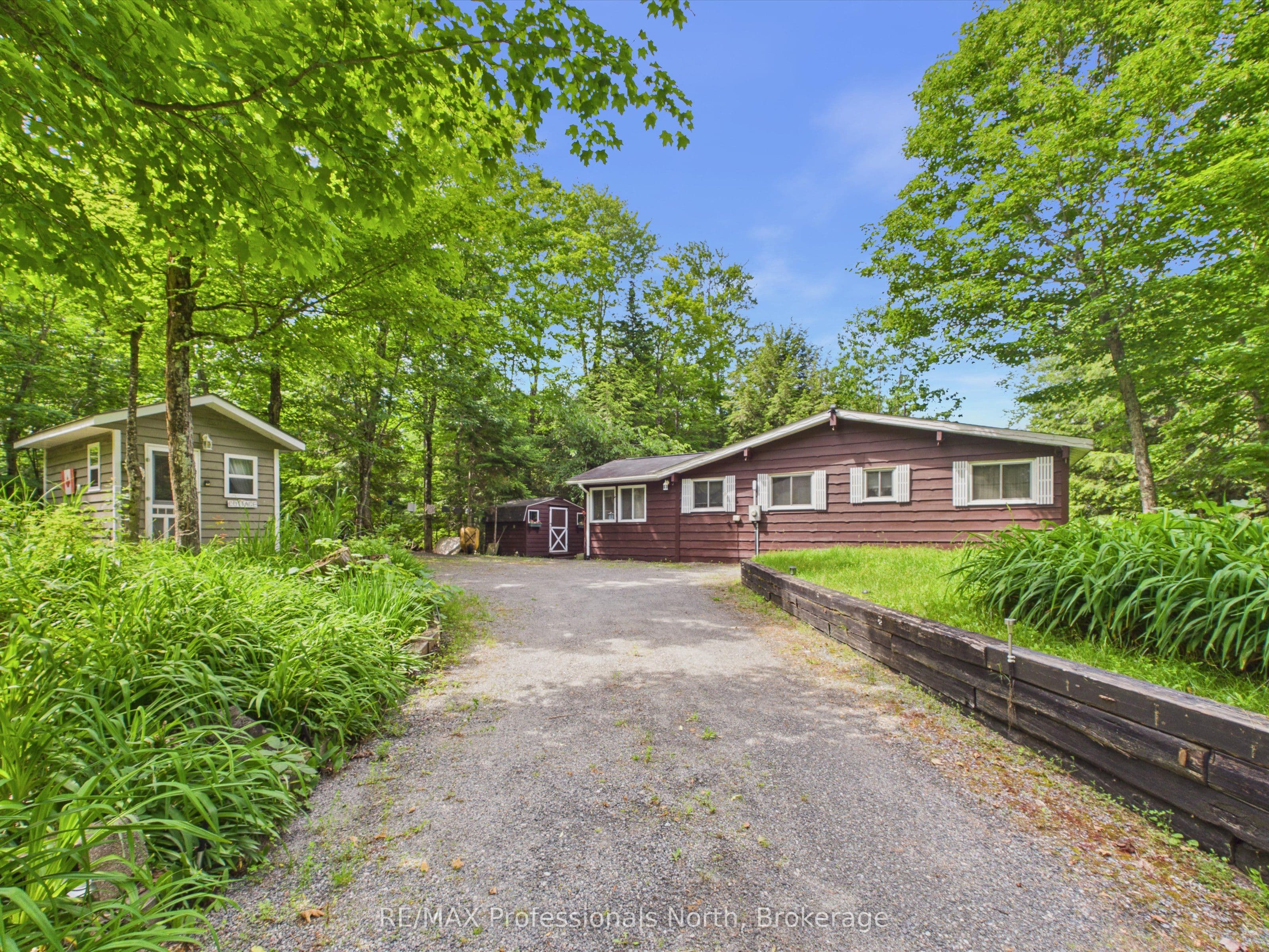 1007 Leech Lake Point Road, Bracebridge, ON P1L 1X3