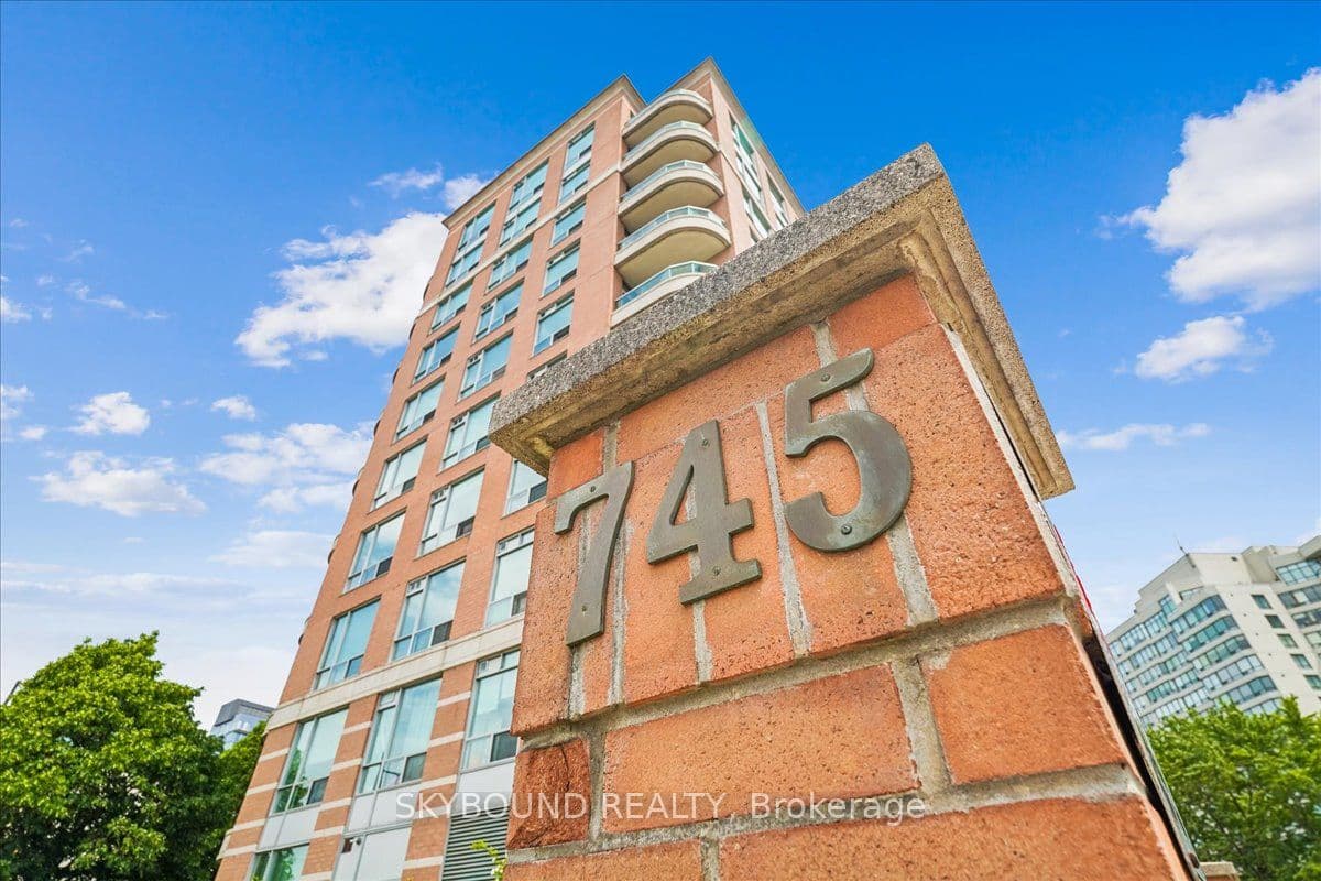 745 New Westminster Drive 308, Vaughan, ON L4J 8J9