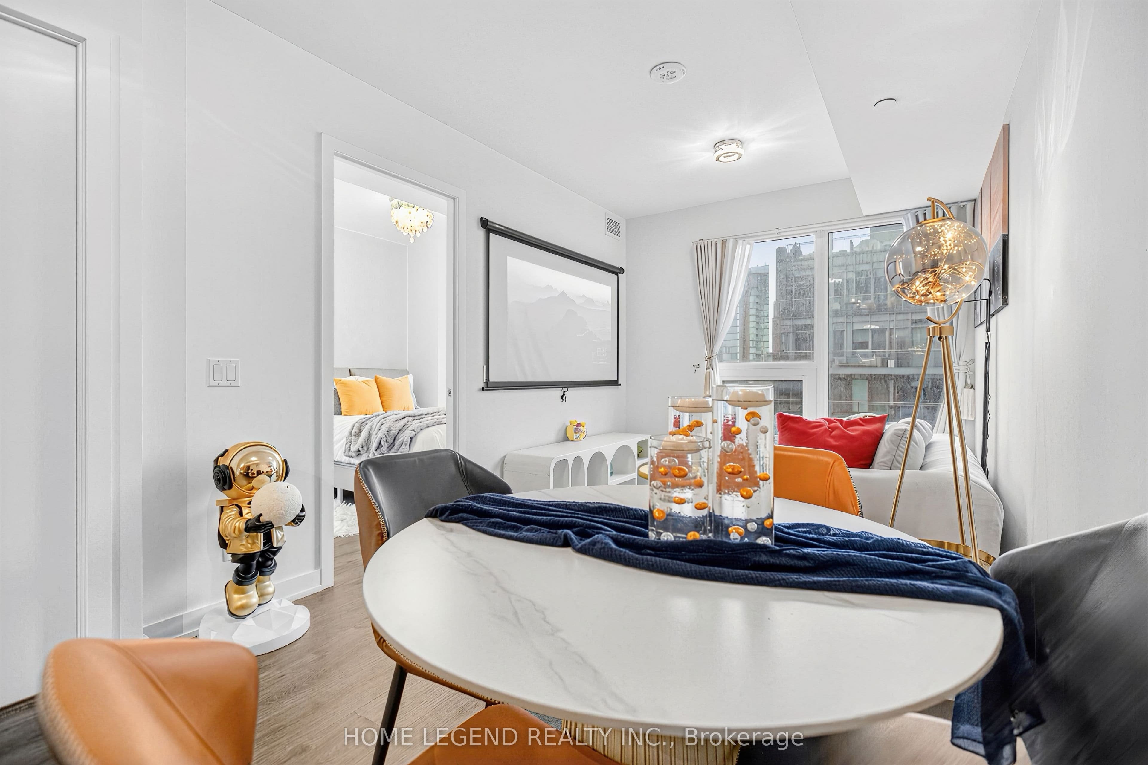 100 Queen Street E 1106, Toronto, ON M5C 0B5