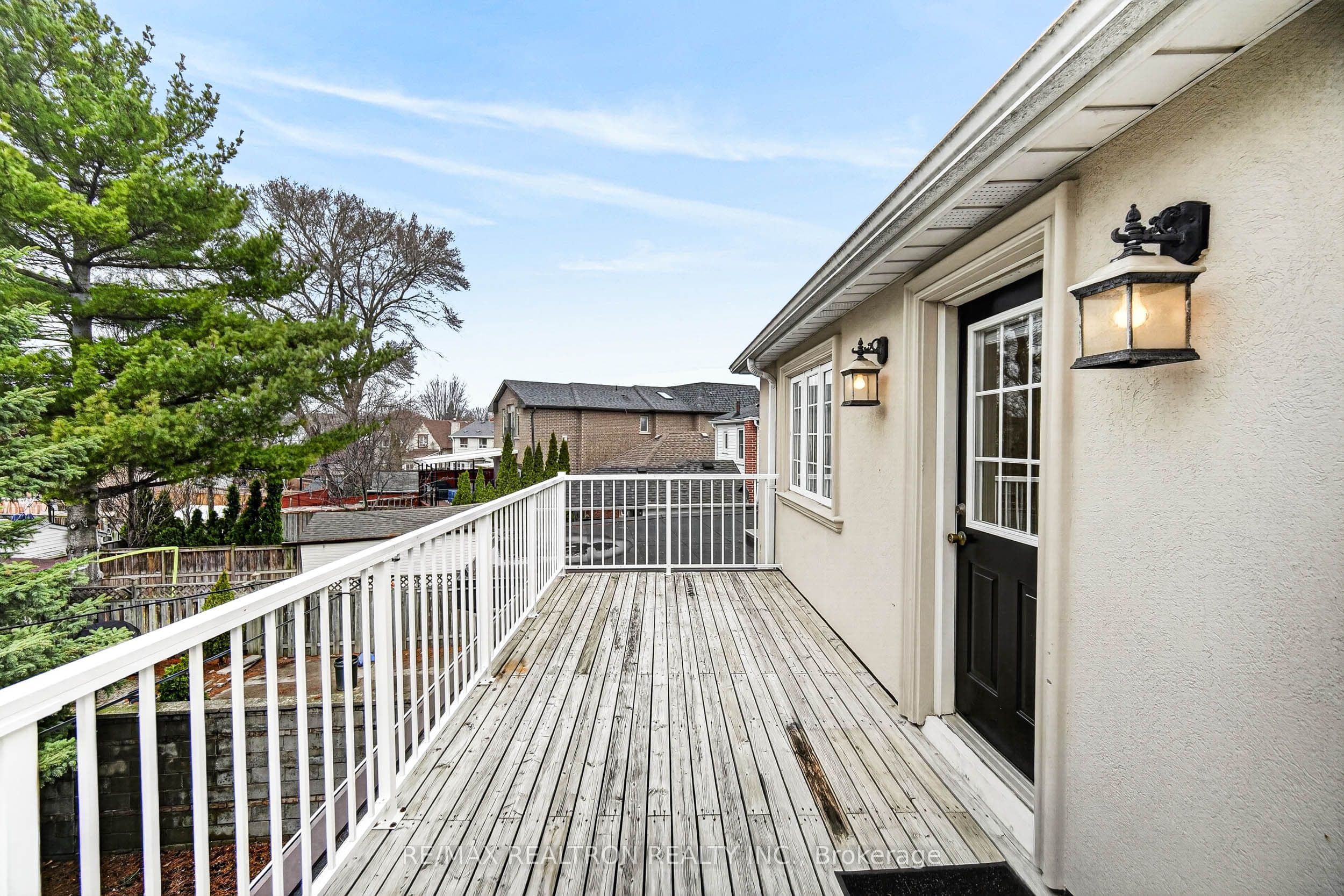 454 Donlands Avenue, Toronto, ON M4J 3S5