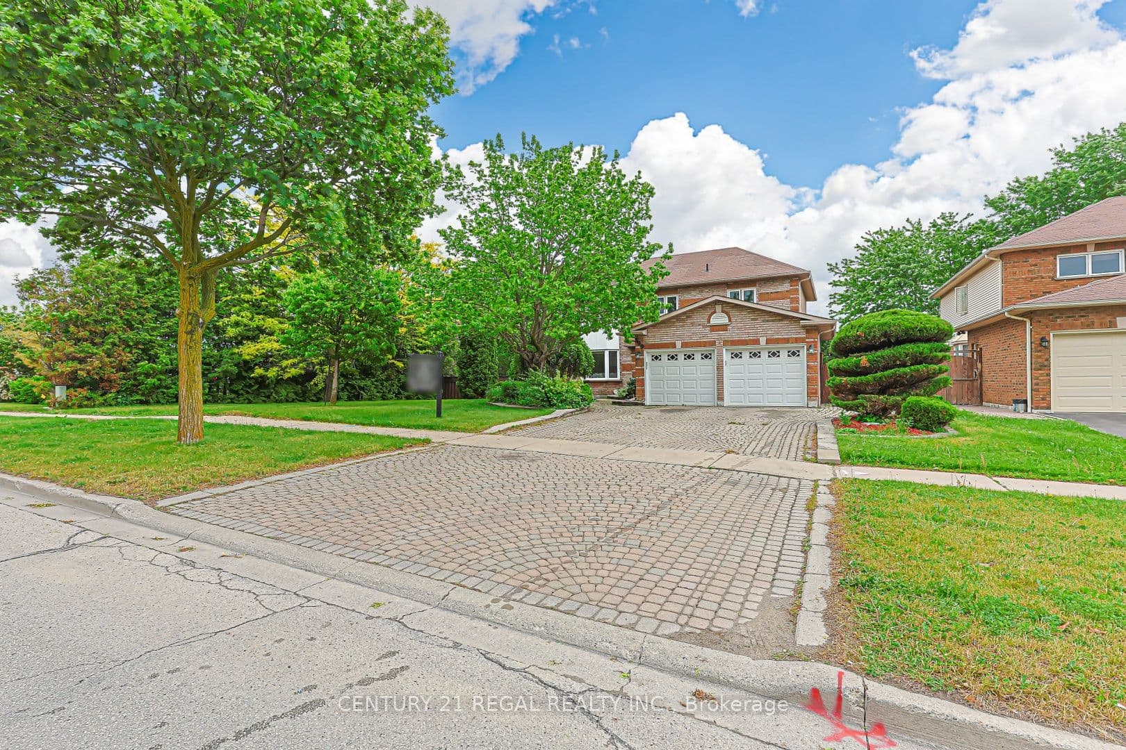 599 Sandford Street, Newmarket, ON L3X 1T4