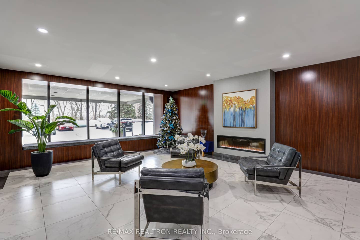 60 Inverlochy Boulevard 709, Markham, ON L3T 4T7