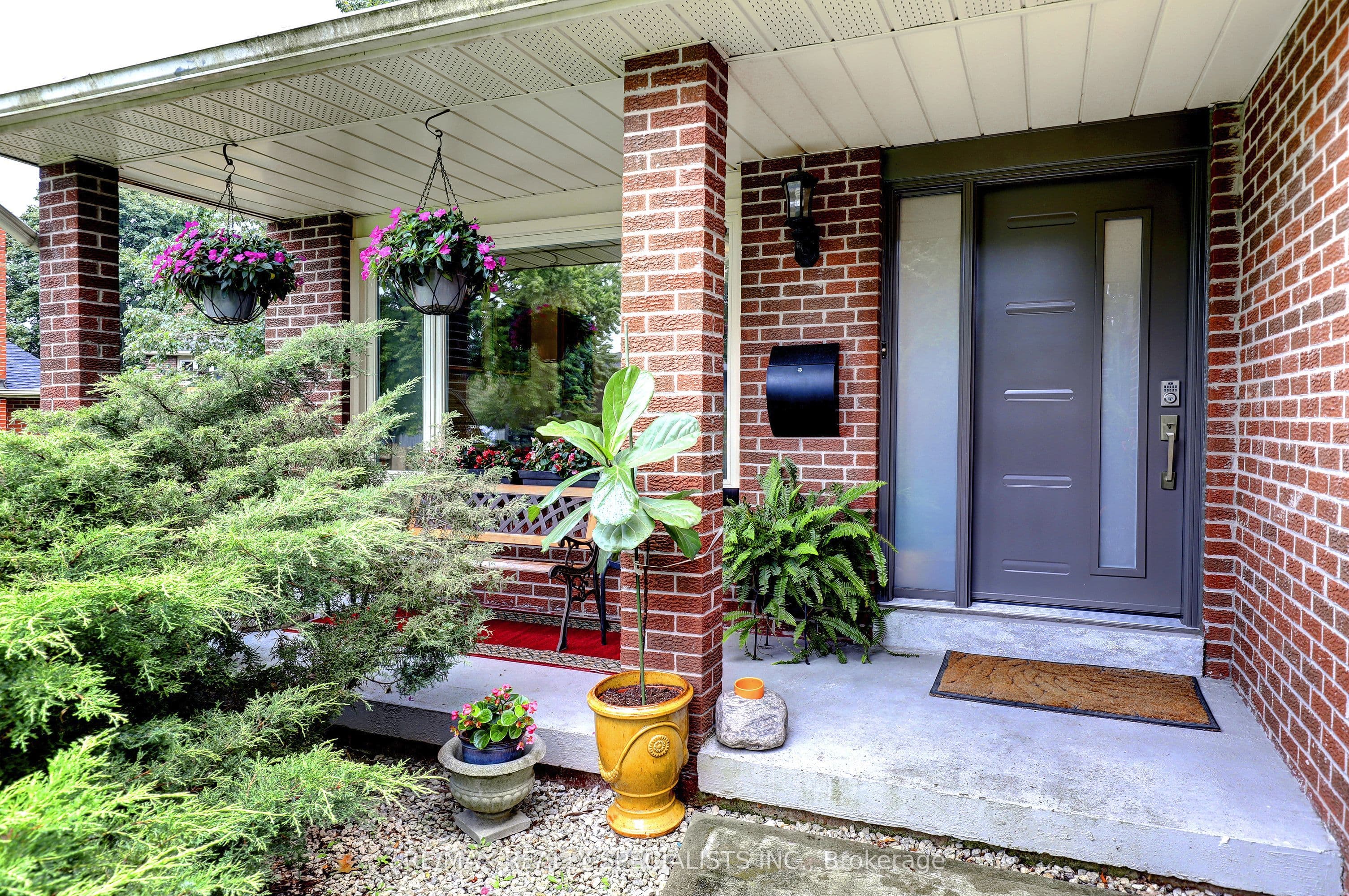 1712 Fifeshire Court, Mississauga, ON L5L 3L6