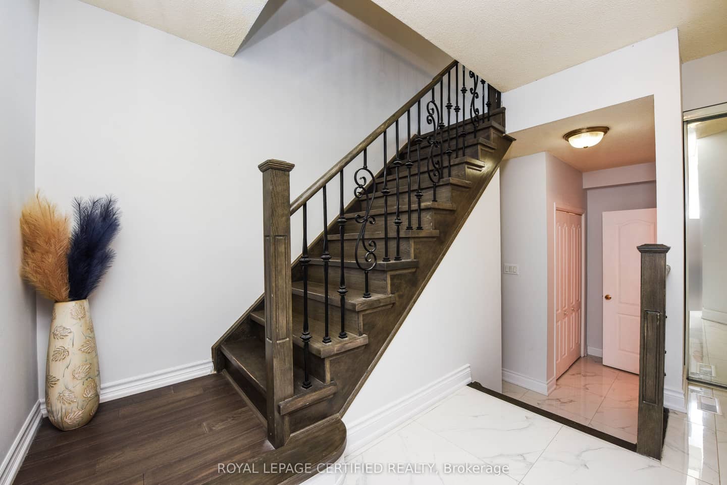 6037 Clover Ridge Crescent, Mississauga, ON L5N 7B4