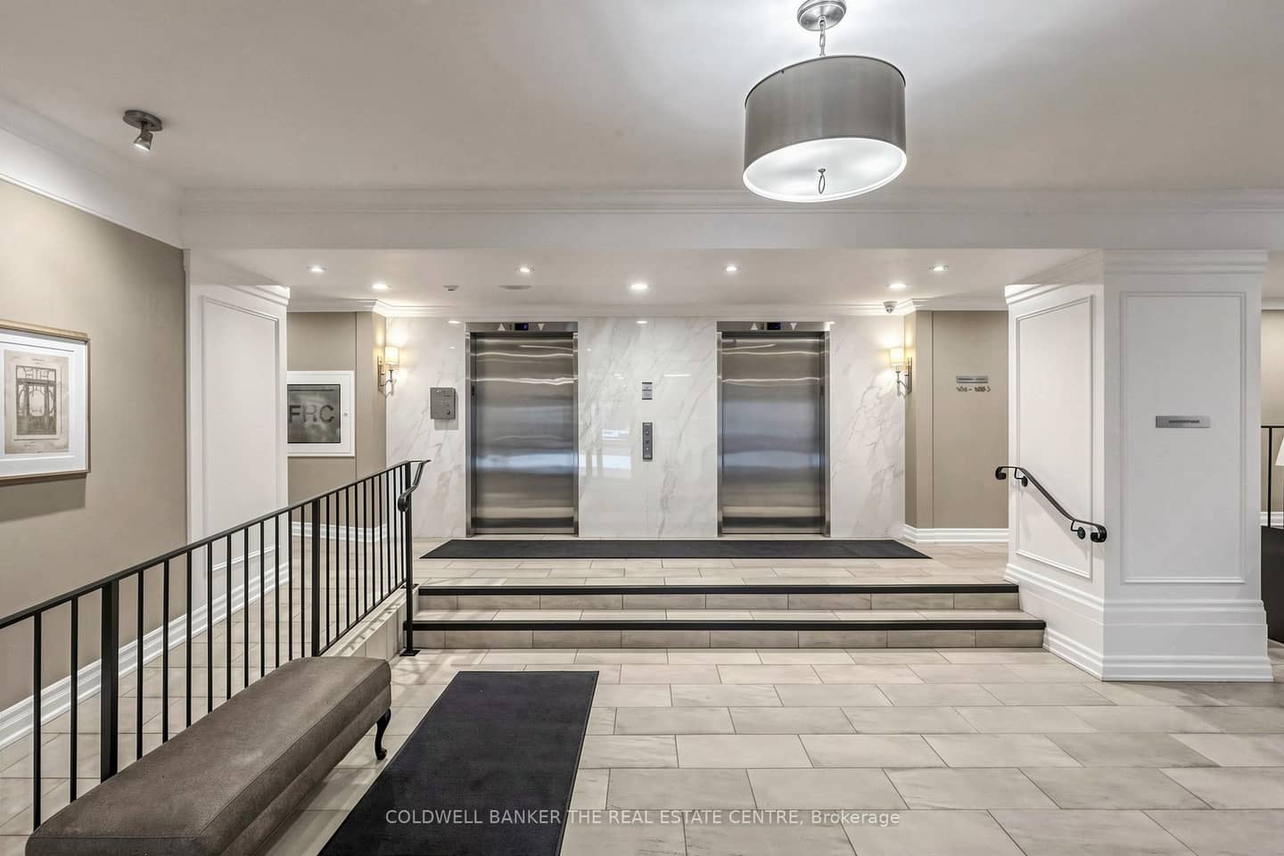5 Weldrick Road W 301, Richmond Hill, ON L4C 8S9