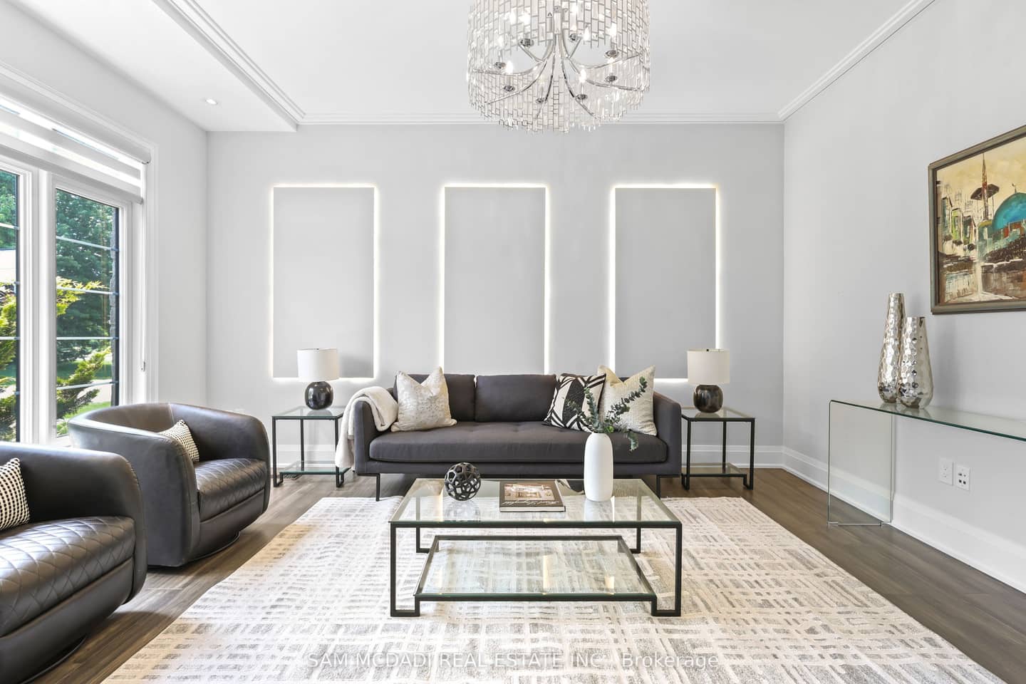 390 Sandhurst Drive, Oakville, ON L6L 4L3