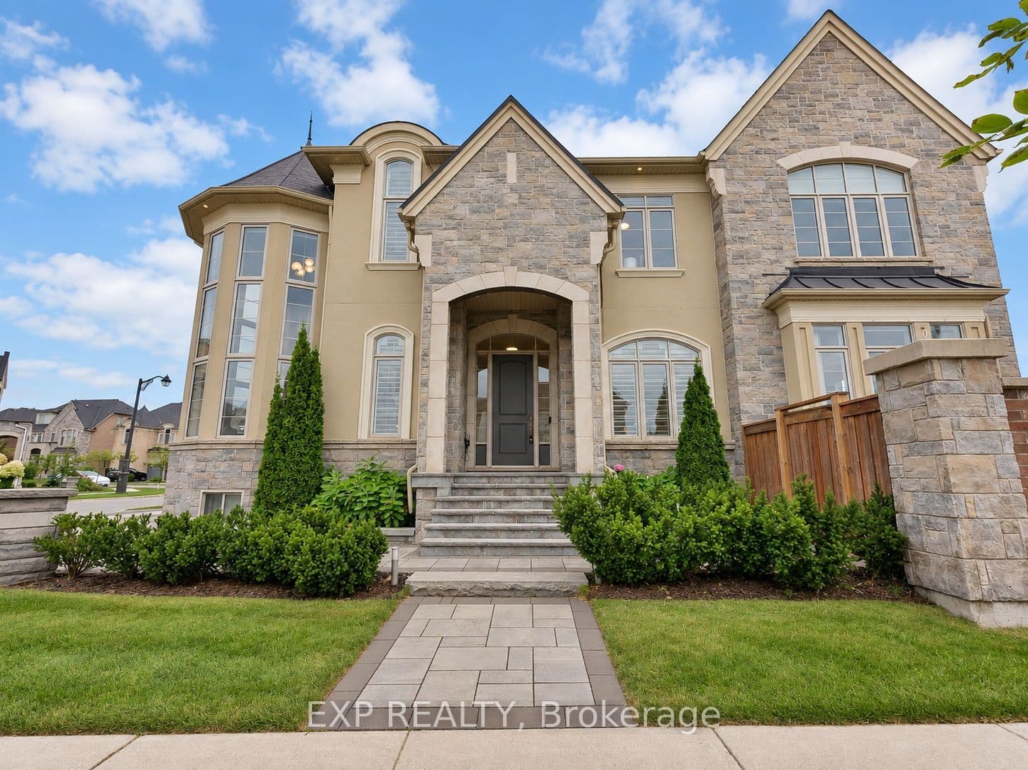 34 Settlement Crescent, Richmond Hill, ON L4E 1E4
