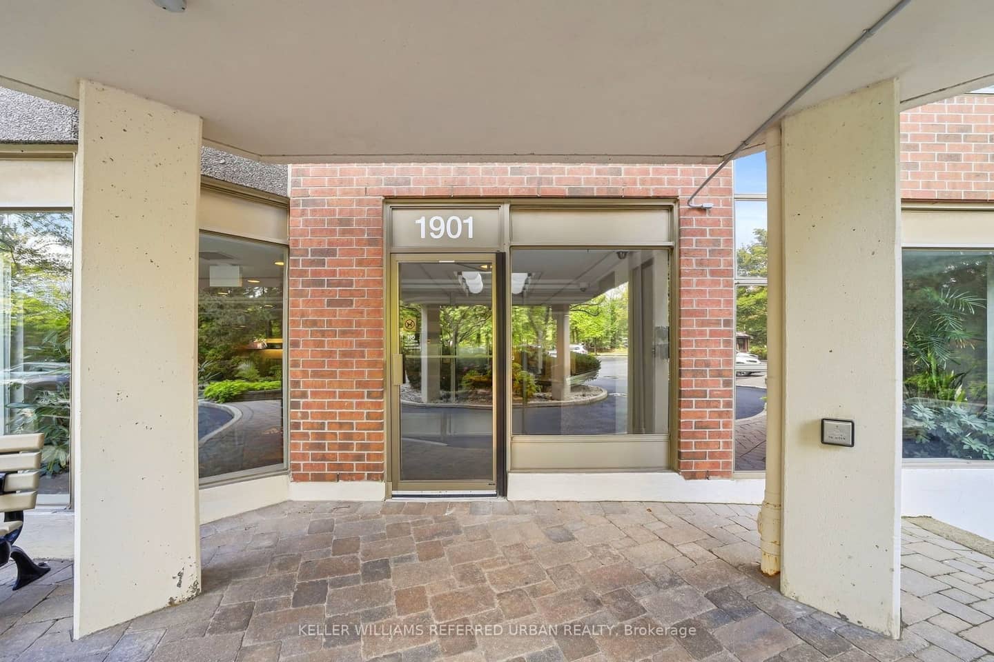 1901 Pilgrims Way 306, Oakville, ON L6M 2W9