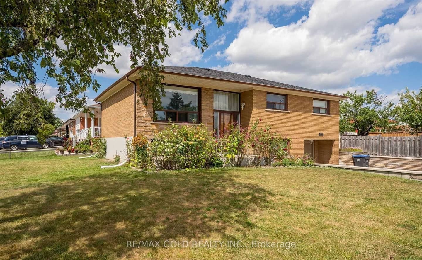 7305 Redstone Road, Mississauga, ON L4T 2B1