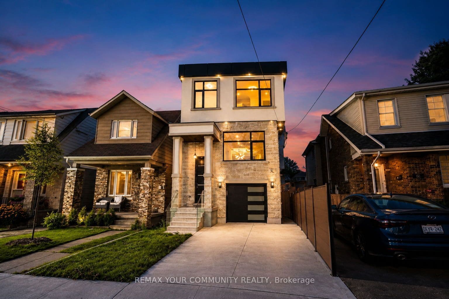 49 Wayland Avenue, Toronto, ON M4E 3C8