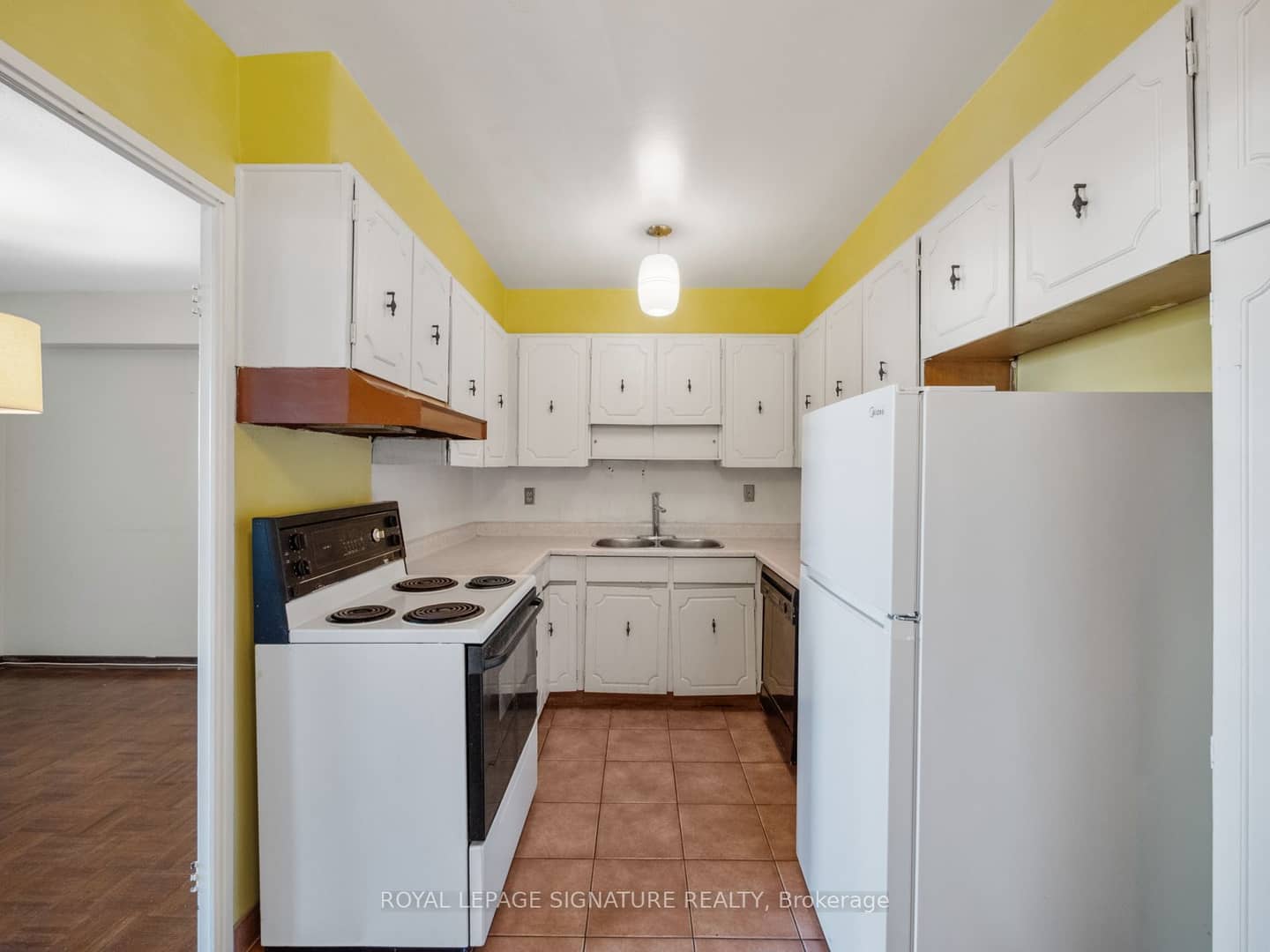 130 Neptune Drive 404, Toronto, ON M6A 1X5