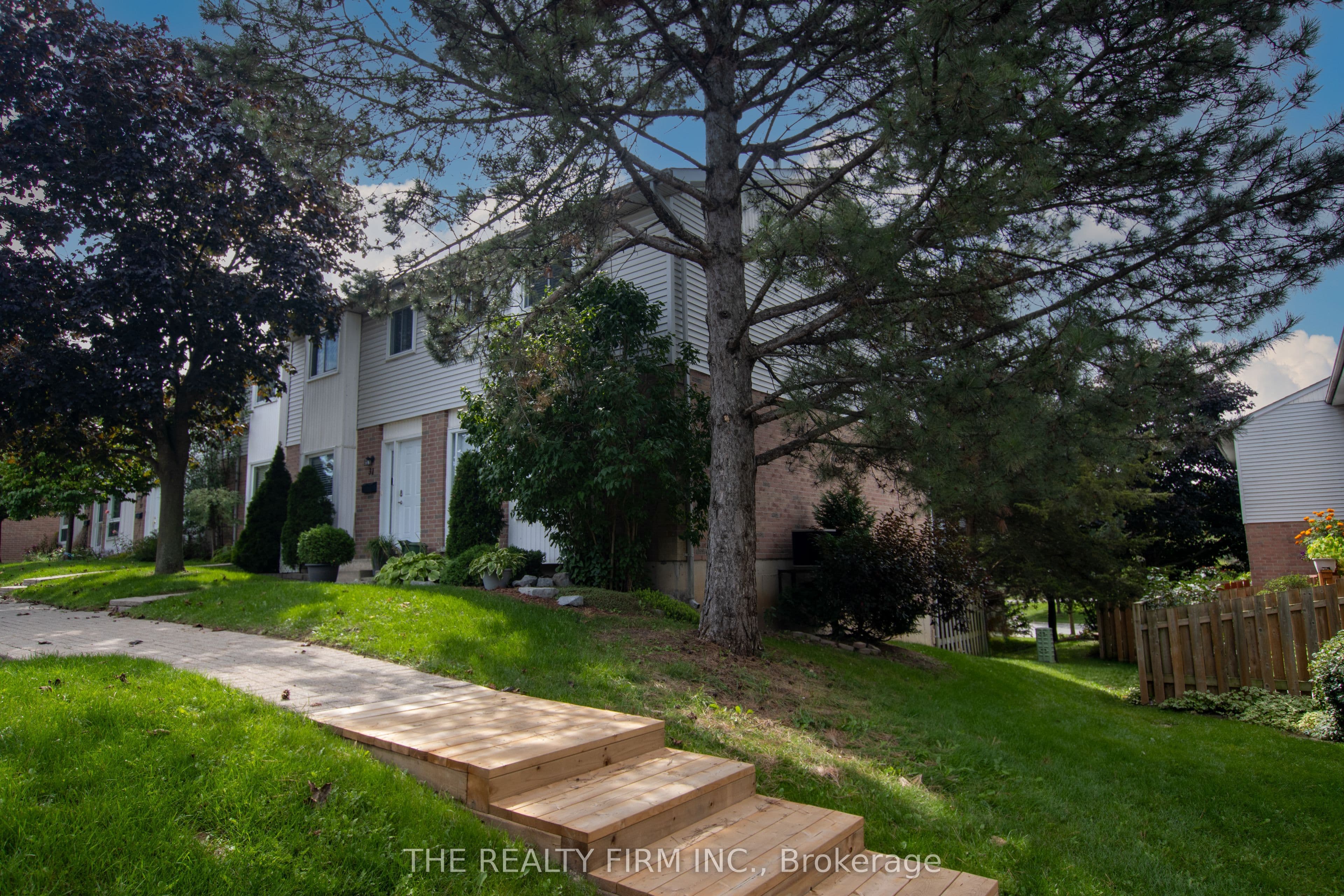 110 Deveron Crescent 32, London South, ON N5Z 4W7